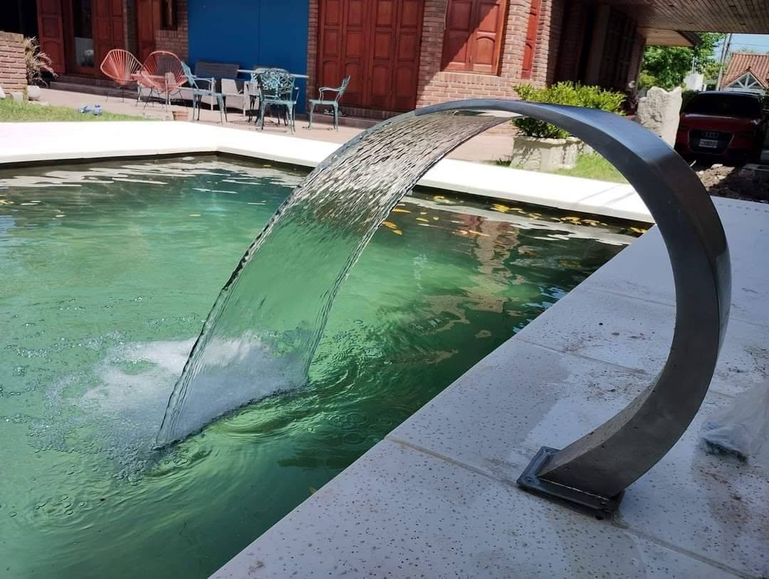 Piscinas con cascadas